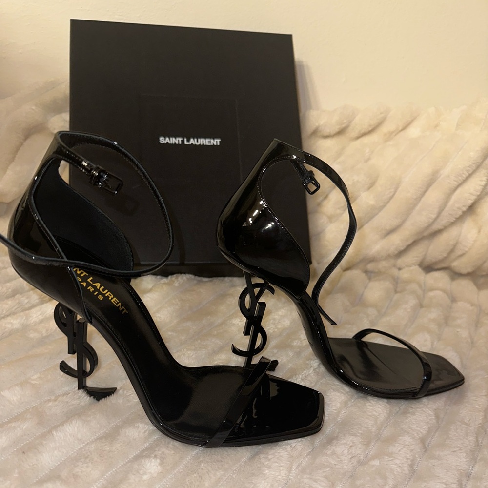 Black vernice chiffon YSL size 40